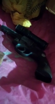 Homem morre após atirar contra mulher e policiais no Aero Rancho Homem morre após atirar contra mulher e policiais no Aero Rancho