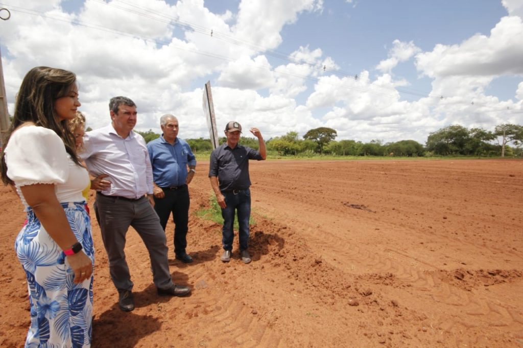 Reinaldo entrega obras e assina convênio para construção de hospital em Coronel Sapucaia