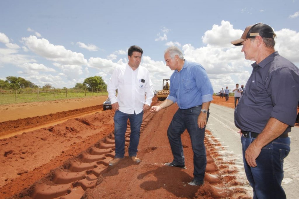 “Rodovia Sul-Fronteira vai encurta caminhos e levar desenvolvimento para toda região”, diz Reinaldo “Rodovia Sul-Fronteira vai encurta caminhos e levar desenvolvimento para toda região”, diz Reinaldo