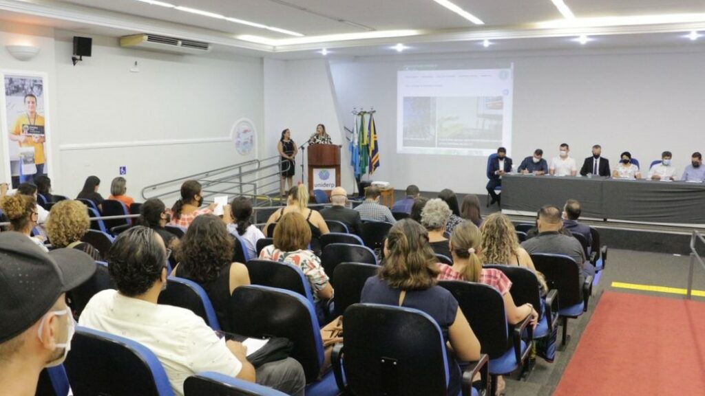 Em semana de investimentos, Governo injeta recursos nos bombeiros e atende famílias de baixa renda