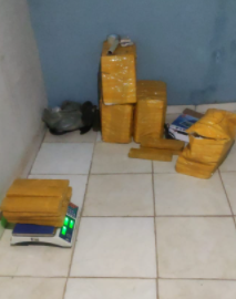 Choque prende traficante com quase 100 quilos de maconha no Universitário Choque prende traficante com quase 100 quilos de maconha no Universitário