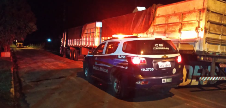 Carreta com 450 mil maços de cigarro é apreendida no sul do Estado Carreta com 450 mil maços de cigarro é apreendida no sul do Estado