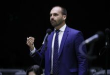 PF determina retorno imediato de Eduardo Bolsonaro a cargo de escrivão