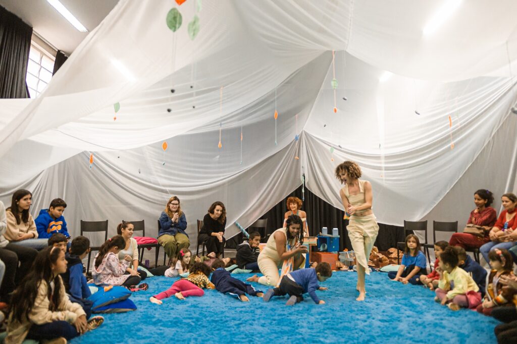 'Circula Dançurbana' iniciará projeto que passará por 11 cidades de MS com espetáculos de dança e oficinas 'Circula Dançurbana' iniciará projeto que passará por 11 cidades de MS com espetáculos de dança e oficinas