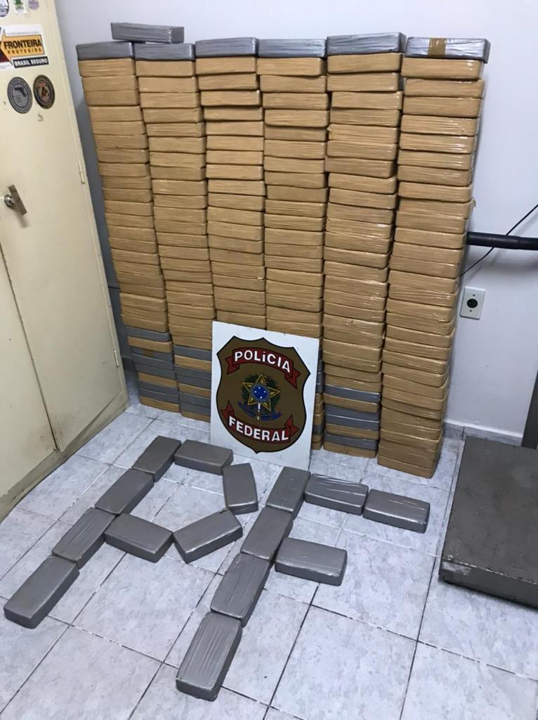 PF apreende 210 kg de cocaína em carga de ar condicionado que vinha em ônibus
