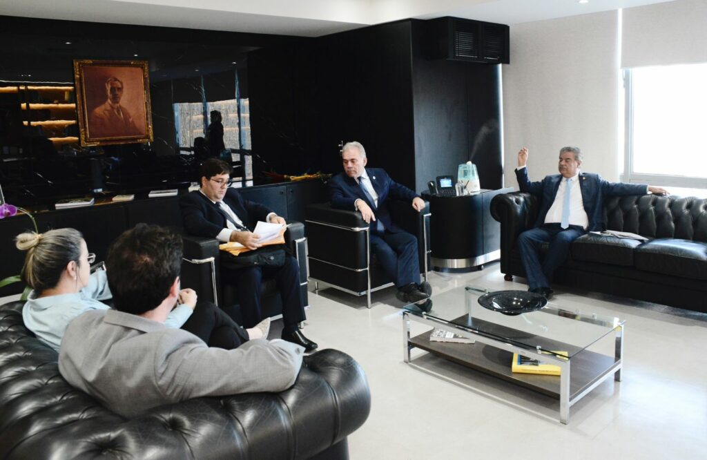 Senador Nelsinho Trad garante reunião de secretário de Saúde da Capital com ministro Queiroga Senador Nelsinho Trad garante reunião de secretário de Saúde da Capital com ministro Queiroga