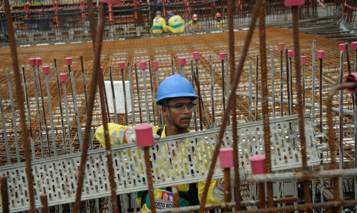 construcao_civil_obras_canteiro_de_obras_construcao_trabalhadores190220142536_0