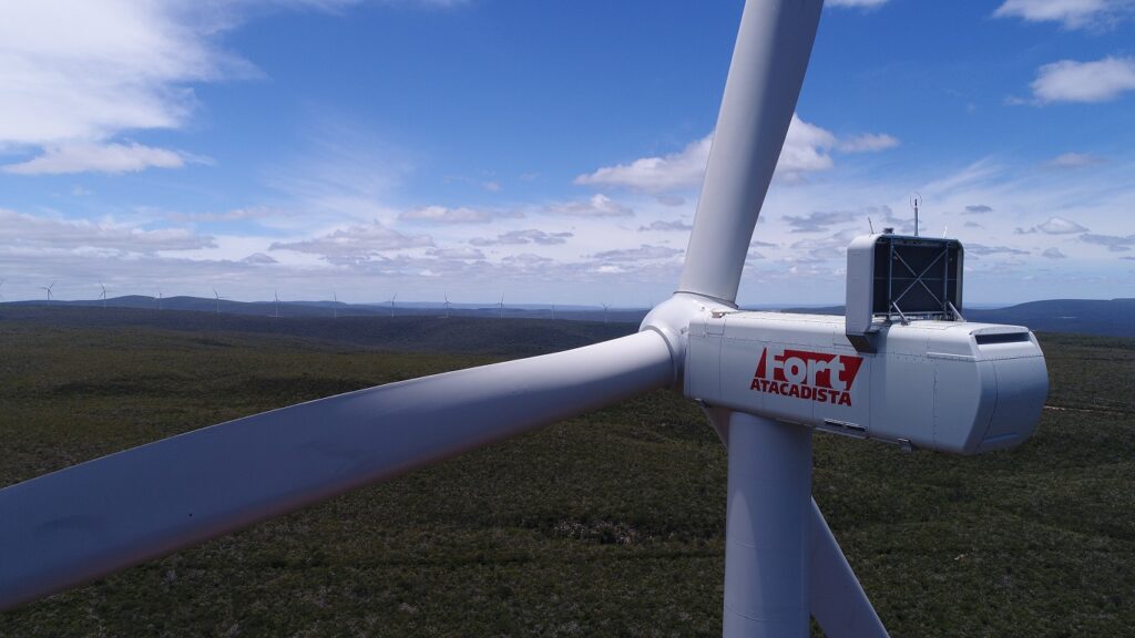 Quase 90% das lojas do Fort Atacadista e Comper funcionam com energia renovável Quase 90% das lojas do Fort Atacadista e Comper funcionam com energia renovável