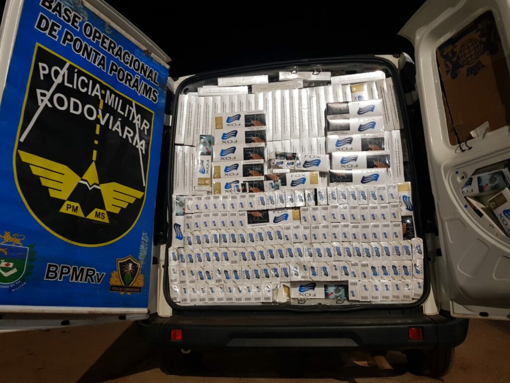 PM apreende carga de contrabando e recupera veículo roubado em SP PM apreende carga de contrabando e recupera veículo roubado em SP