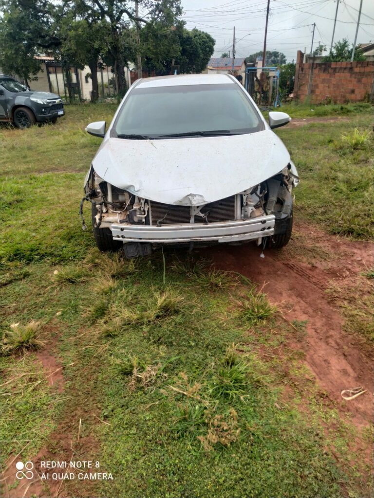 Choque persegue e prende assaltantes após roubarem veículo no Jardim Itamaracá nesta manhã Choque persegue e prende assaltantes após roubarem veículo no Jardim Itamaracá nesta manhã
