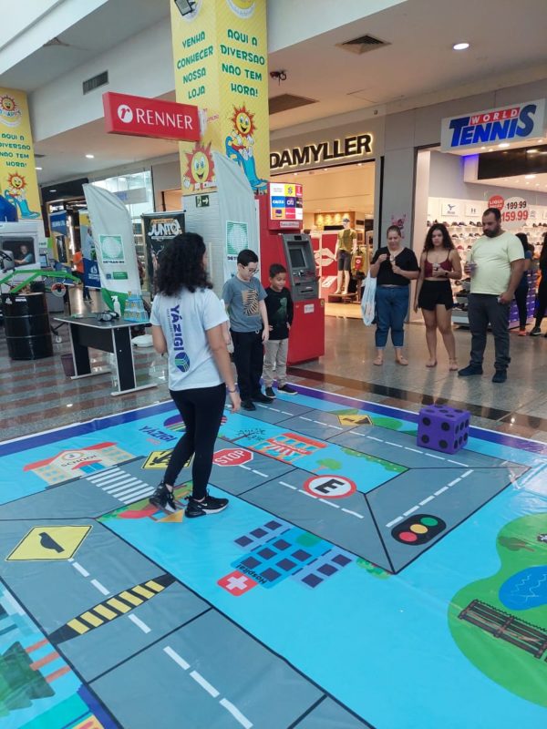 Prefeitura realiza quatro dias de ações sobre Educação no trânsito em shopping da cidade