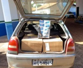 Polícia apreende dois veículos abarrotados de produtos contrabandeados na MS-270 Polícia apreende dois veículos abarrotados de produtos contrabandeados na MS-270