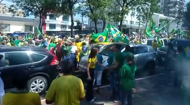 Dia do trabalhador é marcado com passeio ciclístico e apoiadores de Bolsonaro Dia do trabalhador é marcado com passeio ciclístico e apoiadores de Bolsonaro