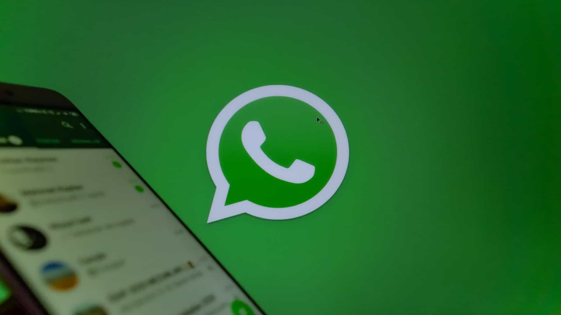 Whatsapp libera possibilidade de reagir a mensagens com emojis