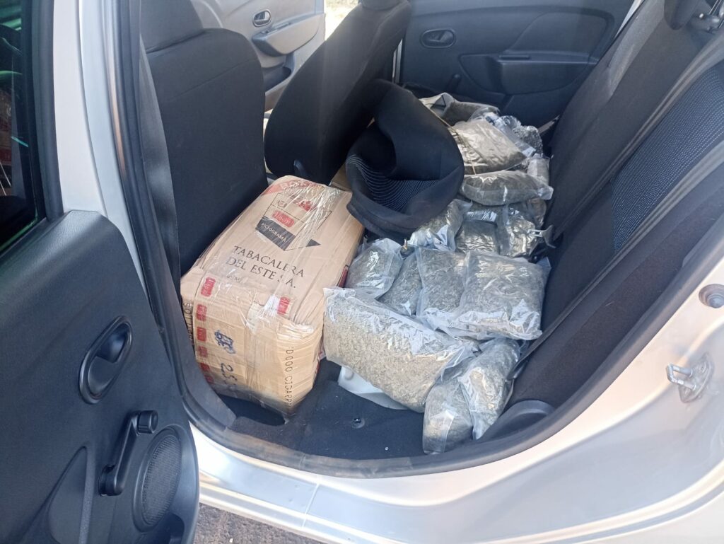 Rapaz de 25 anos é flagrado trazendo carga de maconha e skank para Capital Rapaz de 25 anos é flagrado trazendo carga de maconha e skank para Capital