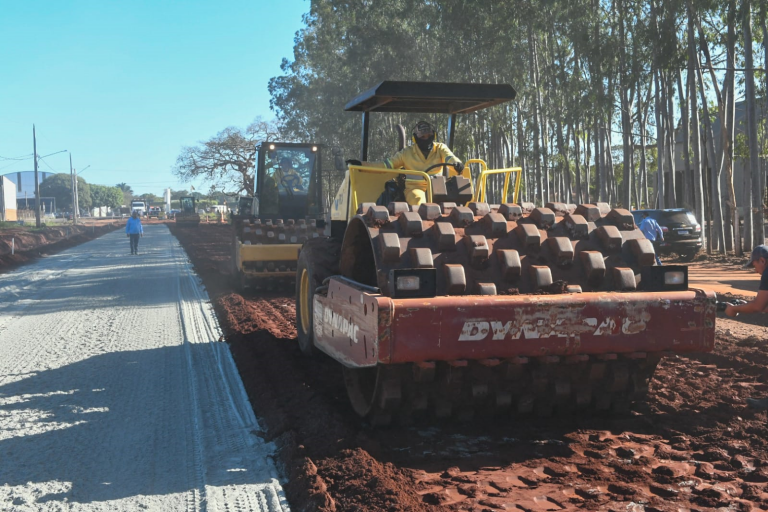 Durante vistoria na MS-338, governador destaca integração de regiões produtoras Durante vistoria na MS-338, governador destaca integração de regiões produtoras