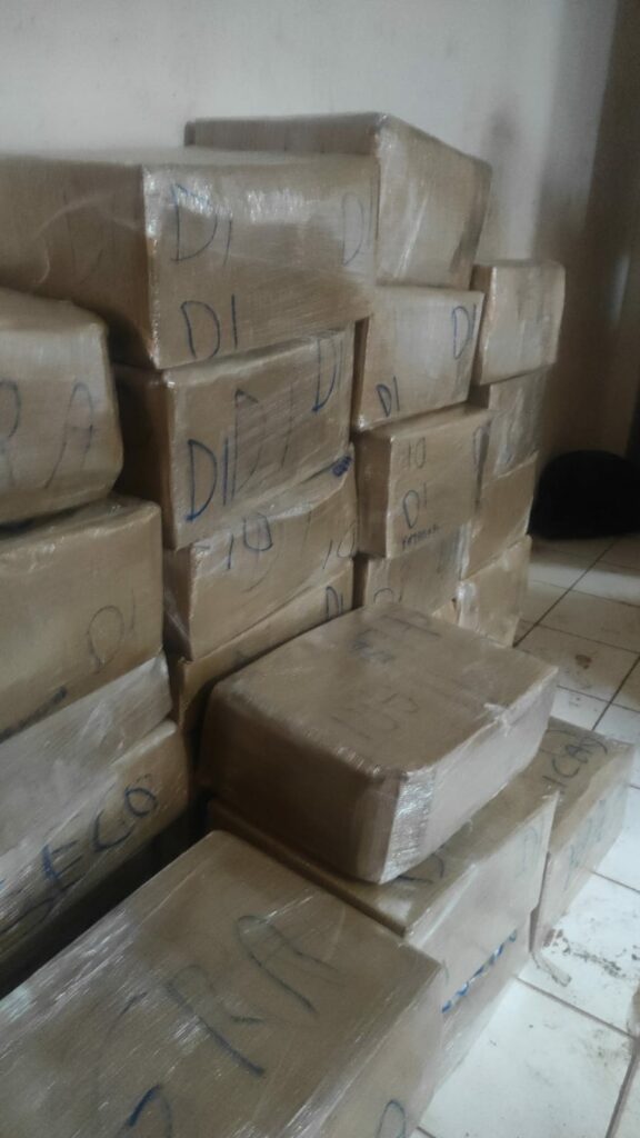 PM apreende mais de 1,2 tonelada de maconha em depósito no Caiobá PM apreende mais de 1,2 tonelada de maconha em depósito no Caiobá