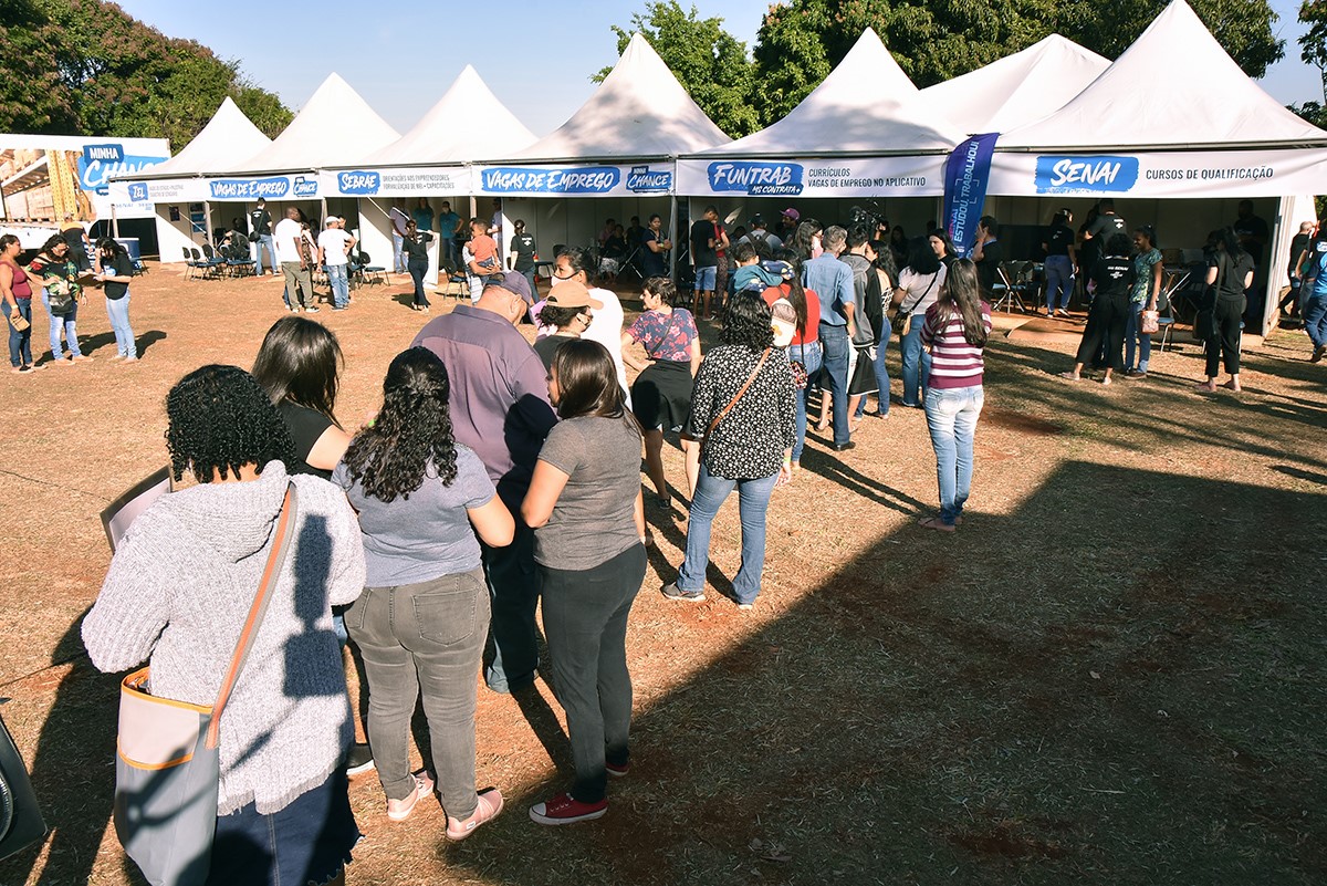 Edição do “Minha Chance” atrai mais de 1,2 mil pessoas no Aero Rancho