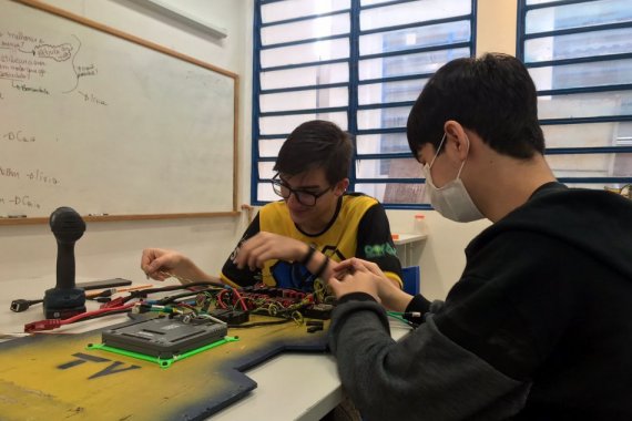 Equipe de Naviraí vai representar MS em torneio internacional de robótica no Rio de Janeiro