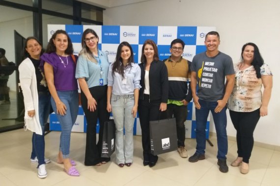 Representantes da ABD/MS debatem profissão com alunos do curso de Design de Interiores do Senai Representantes da ABD/MS debatem profissão com alunos do curso de Design de Interiores do Senai