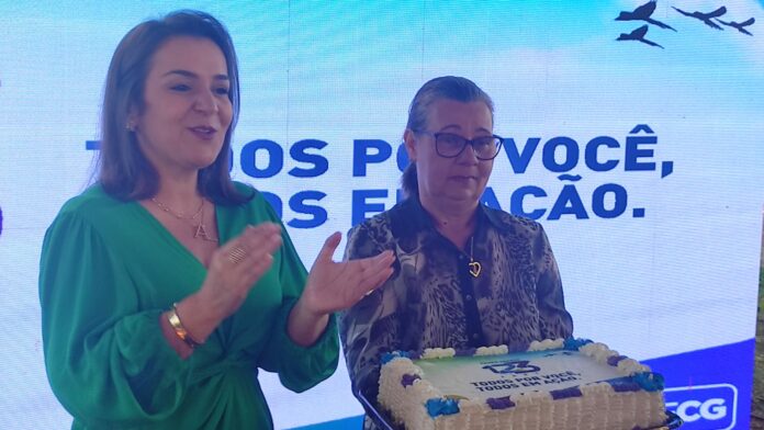 Com direito a bolo confeitado, Alvorada Festiva é retomada na Capital Com direito a bolo confeitado, Alvorada Festiva é retomada na Capital
