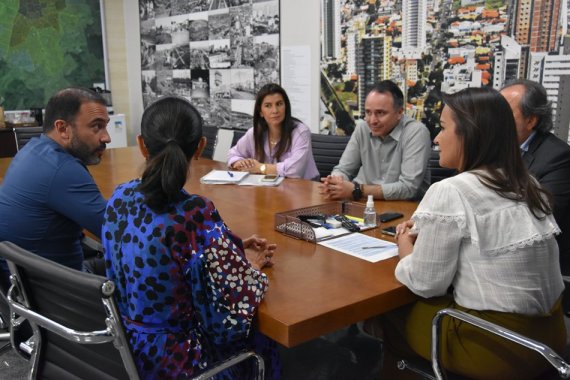 Representantes da Fiems e Senai ouvem demandas da prefeitura para qualificação de mão de obra