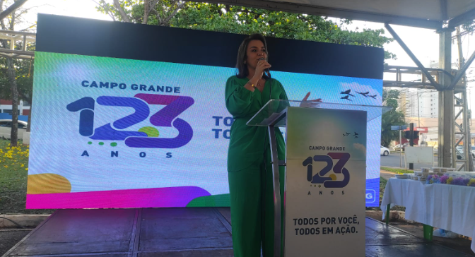 Com direito a bolo confeitado, Alvorada Festiva é retomada na Capital Com direito a bolo confeitado, Alvorada Festiva é retomada na Capital