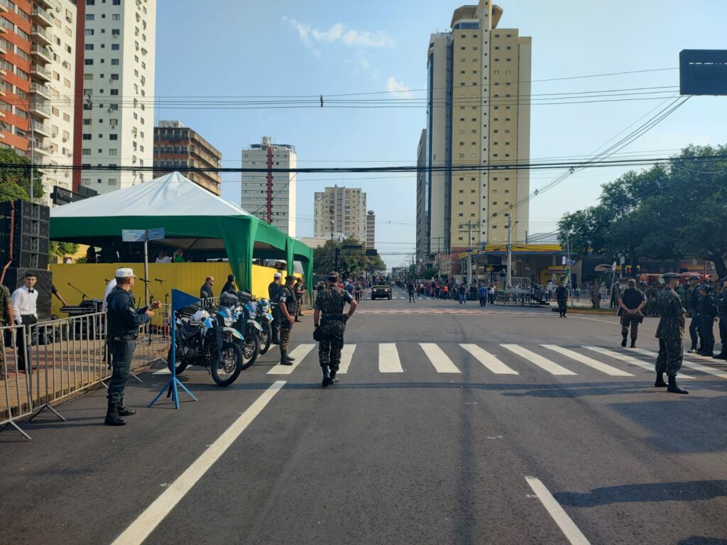 Com 13 de Maio lotada, começa desfile de 7 de Setembro na Capital