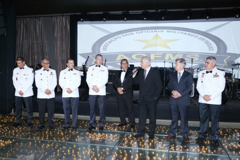 Baile da Espada reúne autoridades, militares e a sociedade para celebrar os 187 anos da PMMS Baile da Espada reúne autoridades, militares e a sociedade para celebrar os 187 anos da PMMS