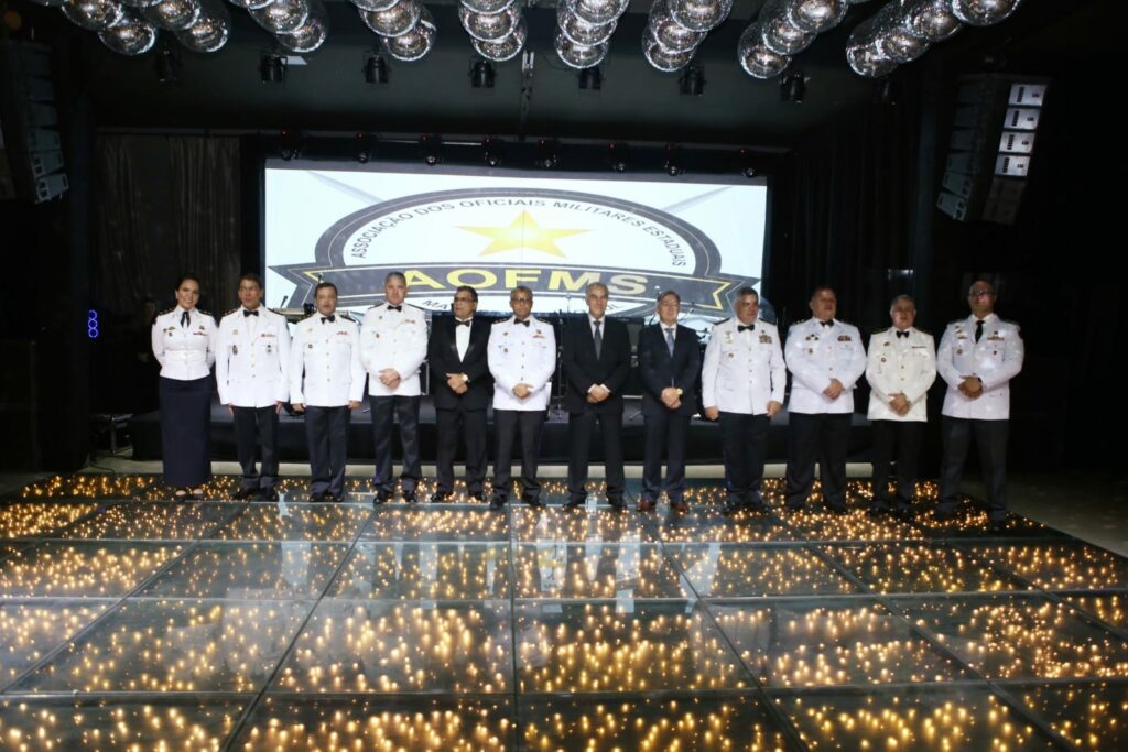 Baile da Espada reúne autoridades, militares e a sociedade para celebrar os 187 anos da PMMS Baile da Espada reúne autoridades, militares e a sociedade para celebrar os 187 anos da PMMS