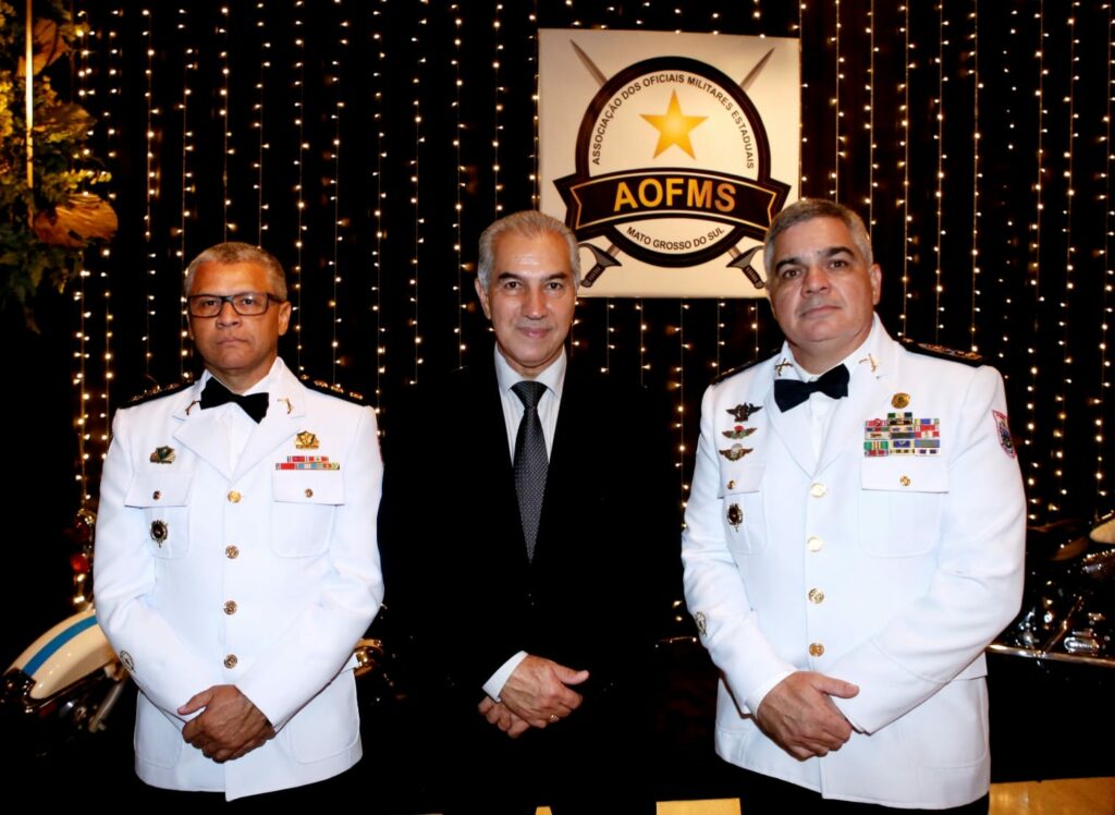 Baile da Espada reúne autoridades, militares e a sociedade para celebrar os 187 anos da PMMS Baile da Espada reúne autoridades, militares e a sociedade para celebrar os 187 anos da PMMS