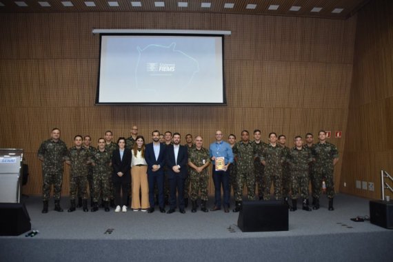 Fiems apresenta panorama econômico do Estado a militares do Exército Fiems apresenta panorama econômico do Estado a militares do Exército