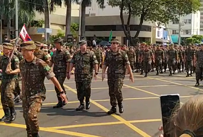 Com 13 de Maio lotada, começa desfile de 7 de Setembro na Capital