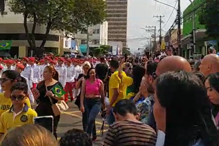 Com 13 de Maio lotada, começa desfile de 7 de Setembro na Capital