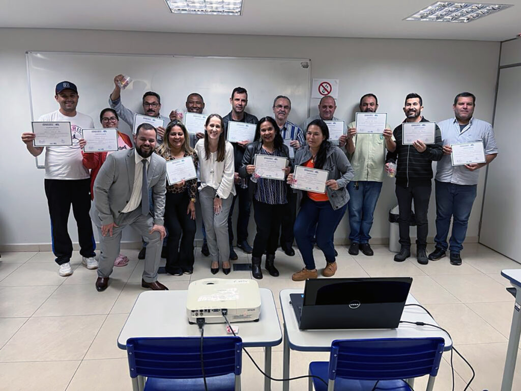 Síndicos valorizam capacitação profissional e se formam em curso oferecido pelo IEL Síndicos valorizam capacitação profissional e se formam em curso oferecido pelo IEL