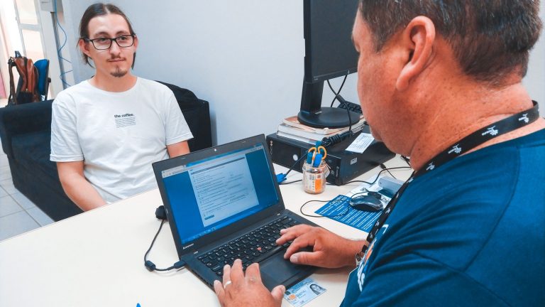 Sejuv e dce/ufms realizam cadastramento de acadêmicos no cadúnico
