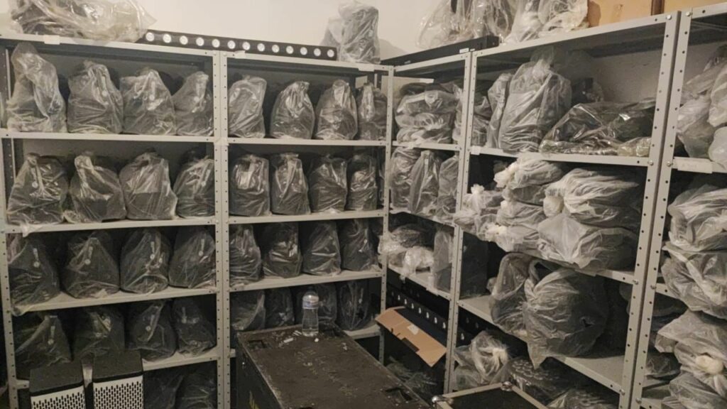 PF faz operação em MS contra 'comércio' de caros equipamentos para grandes eventos e casas noturnas