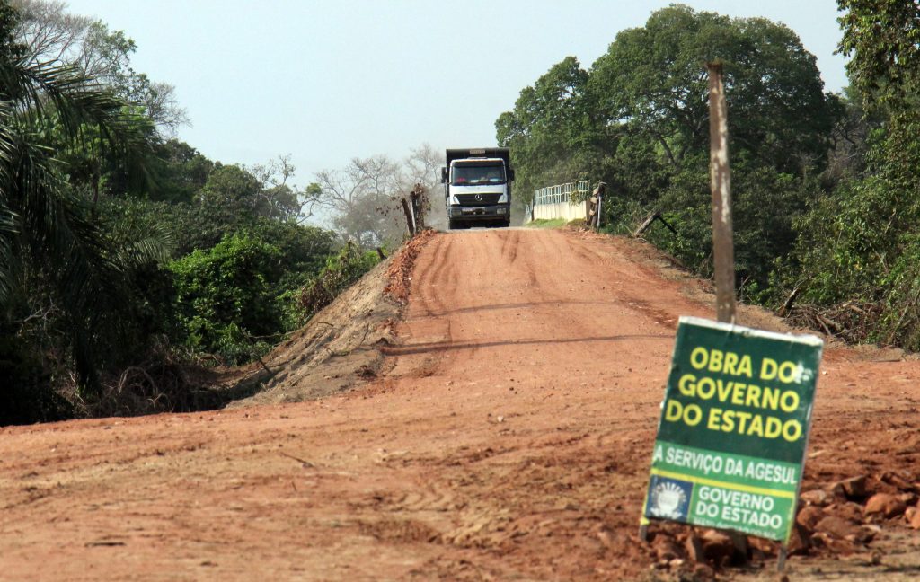 Fundersul integra o Pantanal com R$ 930 milhões de investimentos em 1,5 mil km de novas estradas Fundersul integra o Pantanal com R$ 930 milhões de investimentos em 1,5 mil km de novas estradas