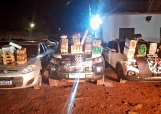 Dupla faccionada é presa com maconha e carro furtado na capital
