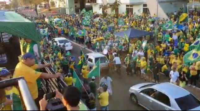 O castelo de areia ruiu: acampamento bolsonarista é desmontado em Campo Grande O castelo de areia ruiu: acampamento bolsonarista é desmontado em Campo Grande