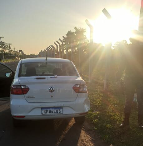 Choque prende quatro e recupera veículo de APP logo após roubo na madrugada da Capital Choque prende quatro e recupera veículo de APP logo após roubo na madrugada da Capital