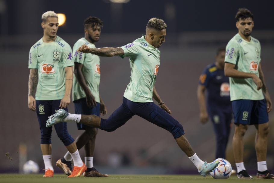 Brasil faz primeiro treino no Catar para a disputa da Copa