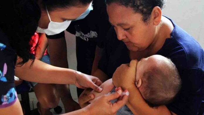 vacinacao-contra-a-covid-para-bebes-em-Corumba-pmc-divulgacao-min-1536x864