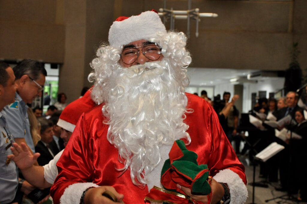 ALEMS realiza tradicional Cantata de Natal nesta quinta-feira ALEMS realiza tradicional Cantata de Natal nesta quinta-feira