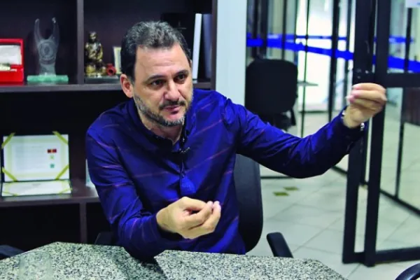 Ex-prefeito com médica e bolsonarista raiz são os 'conhecidos' entre 17 alvos antidemocráticos da PF em MS Ex-prefeito com médica e bolsonarista raiz são os 'conhecidos' entre 17 alvos antidemocráticos da PF em MS