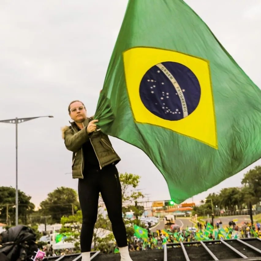 Ex-prefeito com médica e bolsonarista raiz são os 'conhecidos' entre 17 alvos antidemocráticos da PF em MS Ex-prefeito com médica e bolsonarista raiz são os 'conhecidos' entre 17 alvos antidemocráticos da PF em MS