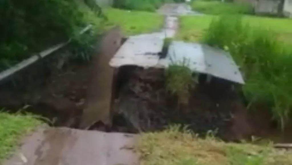 Desmorona ponte no São Conrado onde ciclista caiu e morreu a uma semana