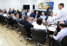 Riedel se reúne pela 1ª vez com todos os secretários e estabelece prazo para os contratos de gestão