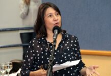 Vereadora protocola projeto de decreto legislativo que susta o decreto da prefeita que aumentou a taxa de lixo