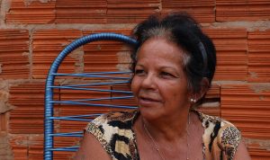 Moradores do Aero Rancho comemoram asfalto feito pelo Governo: “sem lama e nem barro” Moradores do Aero Rancho comemoram asfalto feito pelo Governo: “sem lama e nem barro”
